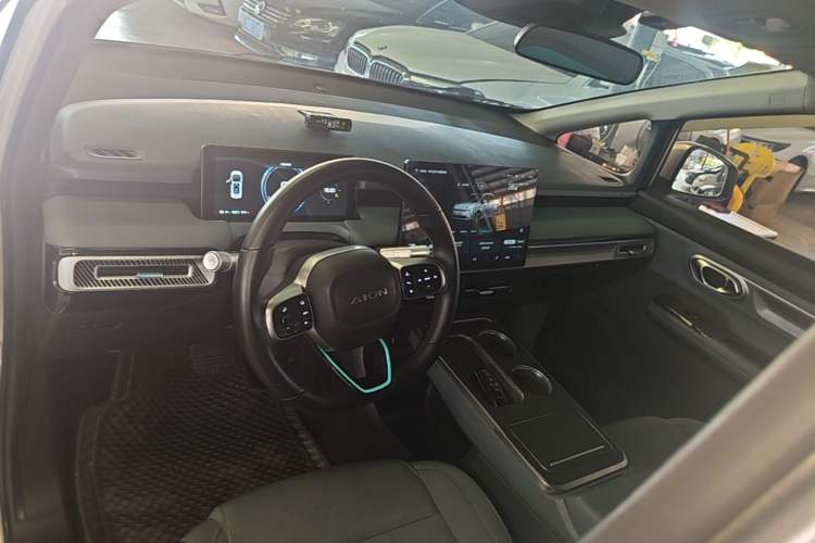 Used AION Y 2022 Plus 70 Enjoy Edition Center Console