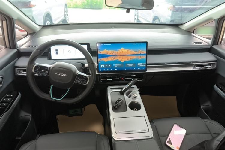Used AION Y 2022 Plus 70 Smart Edition Center Console