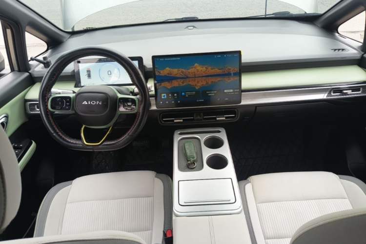 Used AION Y 2022 Plus 70 Enjoy Edition Center Console