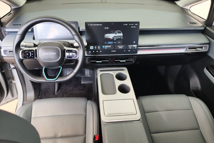 Used AION Y 2022 Plus 70 Executive Edition Center Console