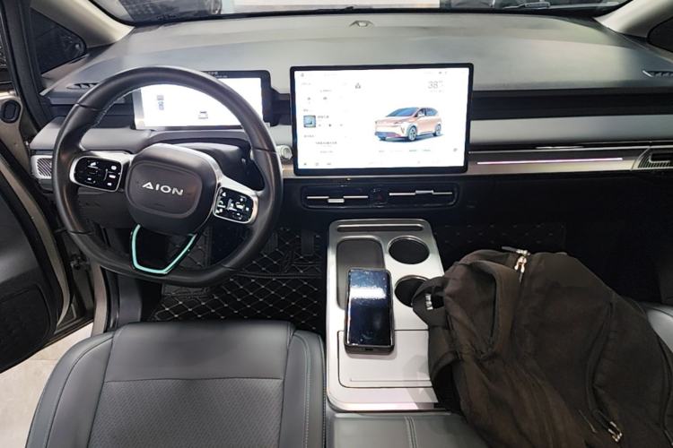 Used AION Y 2022 Plus 70 Smart Edition Center Console