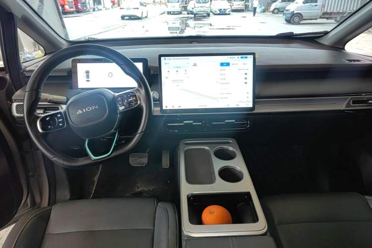 Used AION Y 2022 Plus 70 Smart Edition Center Console