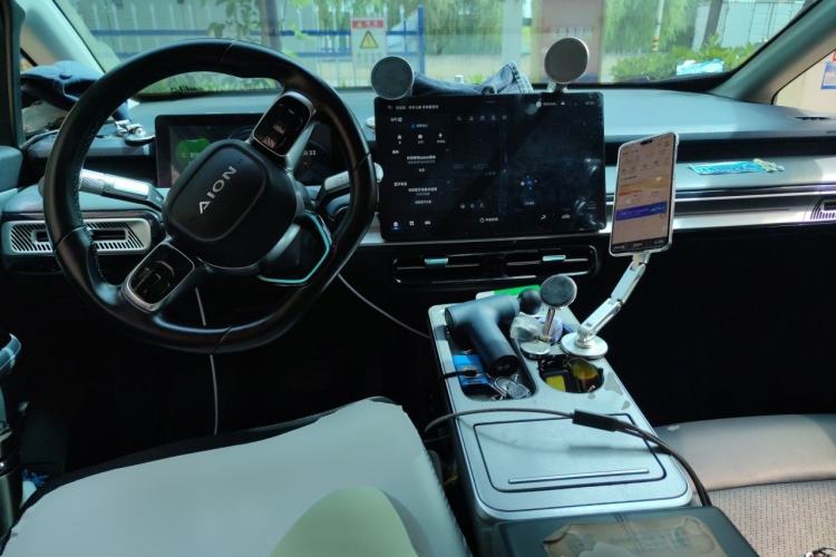 Used AION Y 2022 Plus 70 Smart Edition Center Console