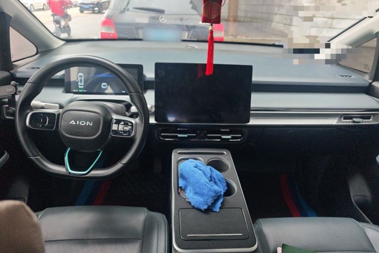 Used AION Y 2022 Plus 70 Smart Edition Center Console