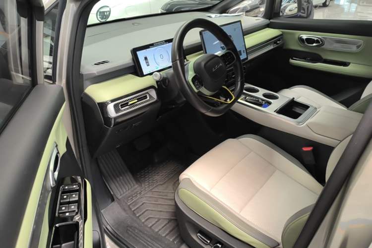 Used AION Y 2022 Plus 80 Smart Edition Driver Seat