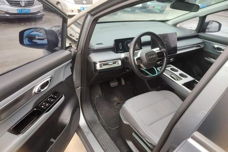Used AION Y 2022 Plus 70 Enjoy Edition Driver Seat