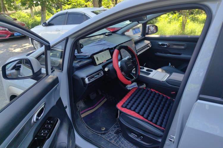 Used AION Y 2022 Plus 70 Smart Edition Driver Seat