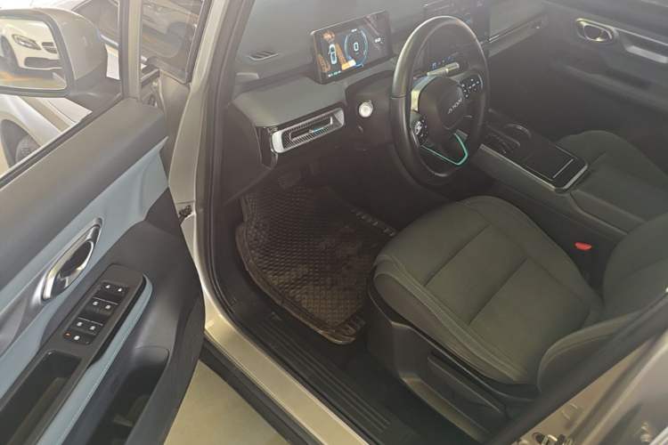 Used AION Y 2022 Plus 70 Enjoy Edition Driver Seat