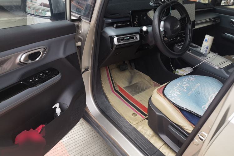 Used AION Y 2022 Plus 80 Enjoy Edition Driver Seat