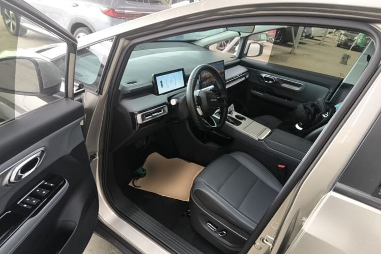 Used AION Y 2022 Plus 70 Smart Edition Driver Seat