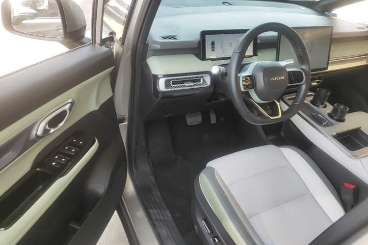 Used AION Y 2022 Plus 70 Smart Edition Driver Seat