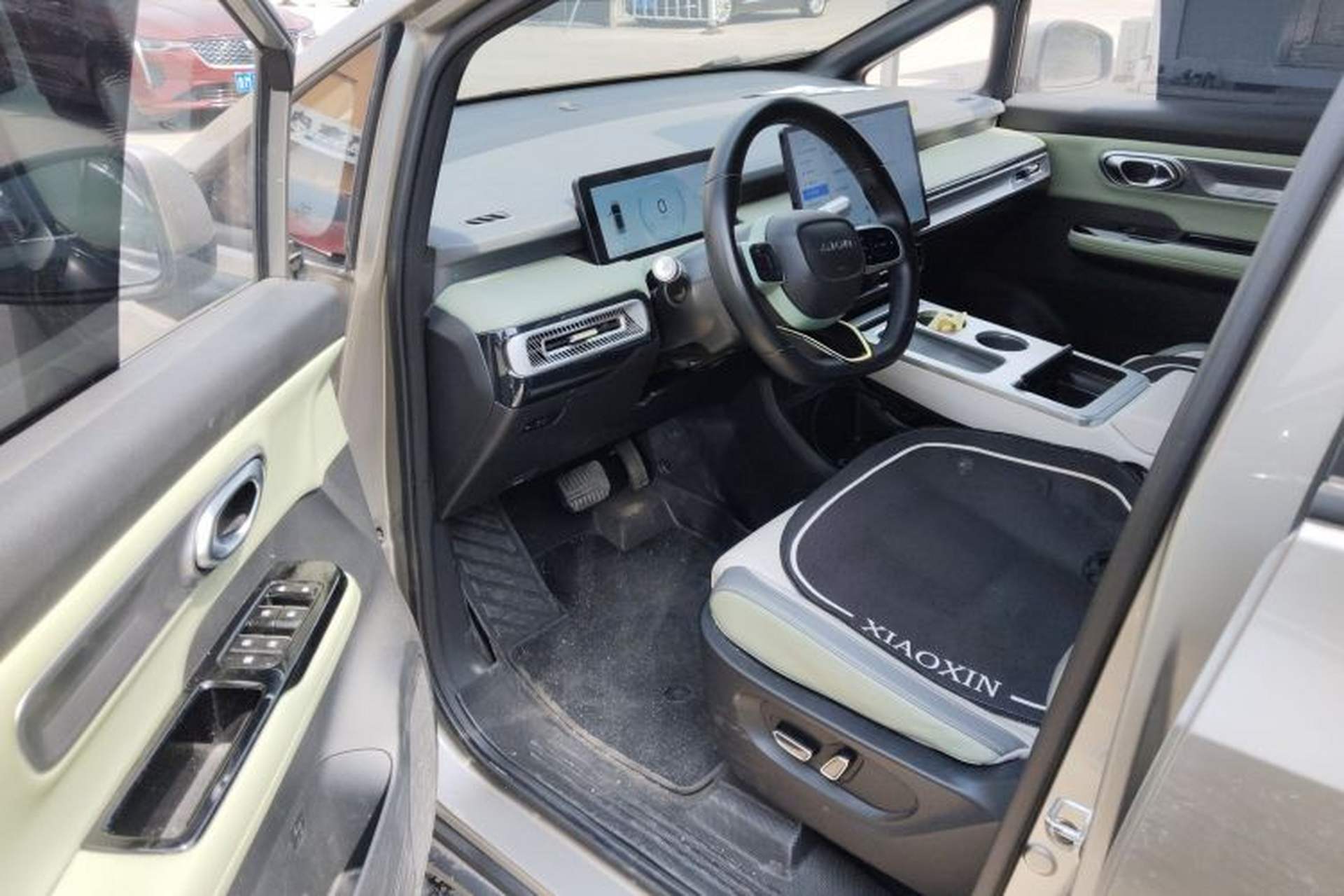 Used AION Y 2022 Plus 70 Smart Edition Driver Seat