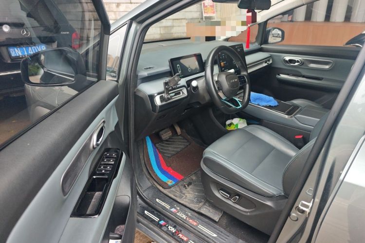 Used AION Y 2022 Plus 70 Smart Edition Driver Seat
