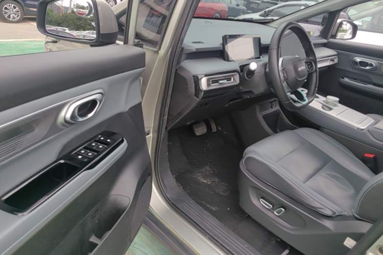 Used AION Y 2022 Plus 70 Smart Edition Driver Seat