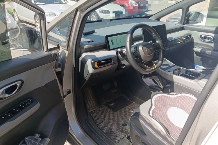 Used AION Y 2022 80 Ultra-Long Range Edition Driver Seat