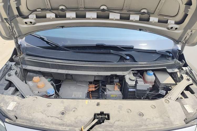 Used AION Y 2022 Plus 70 Smart Edition Engine Bay
