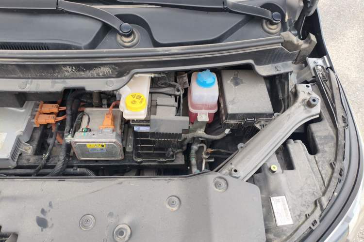 Used AION Y 2022 Plus 70 Smart Edition Engine Bay Left