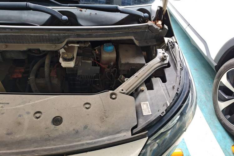 Used AION Y 2022 Plus 70 Smart Edition Engine Bay Left