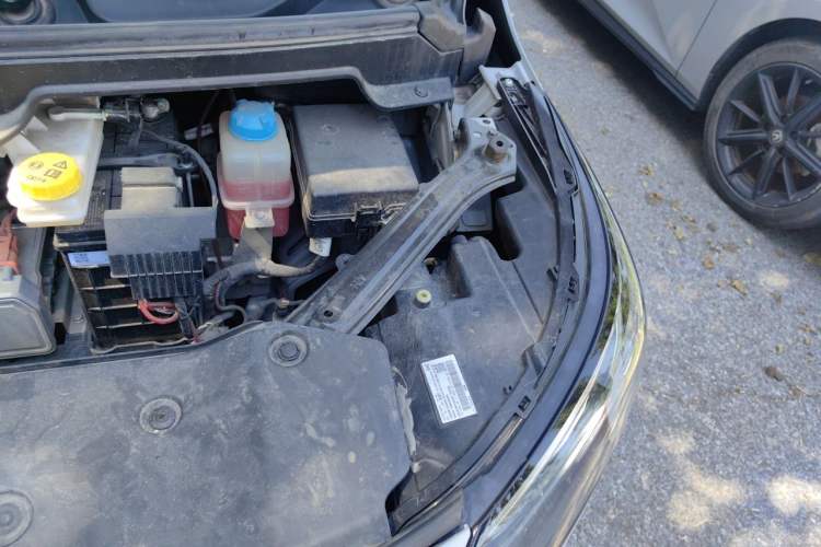 Used AION Y 2022 Plus 70 Smart Edition Engine Bay Left