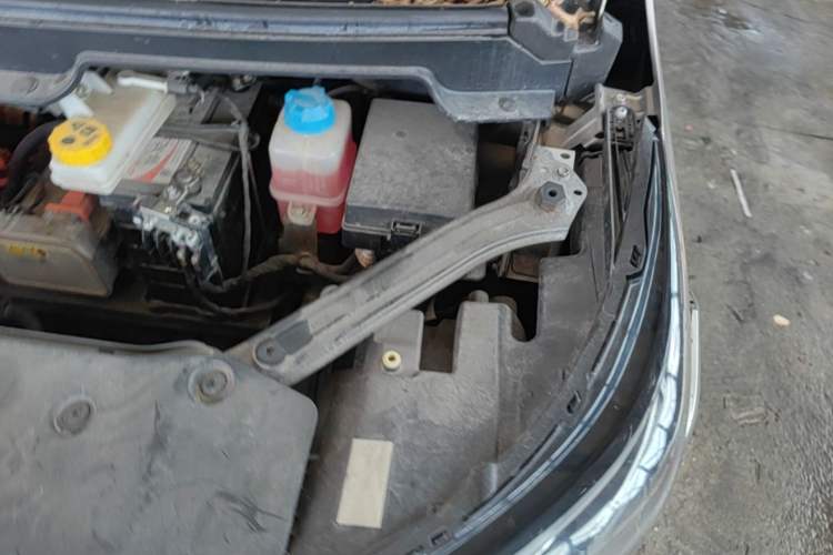 Used AION Y 2022 Plus 70 Smart Edition Engine Bay Left