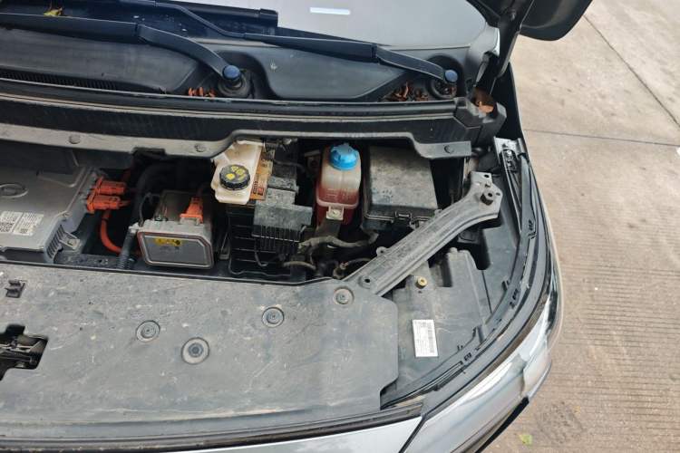 Used AION Y 2022 Plus 70 Smart Edition Engine Bay Left