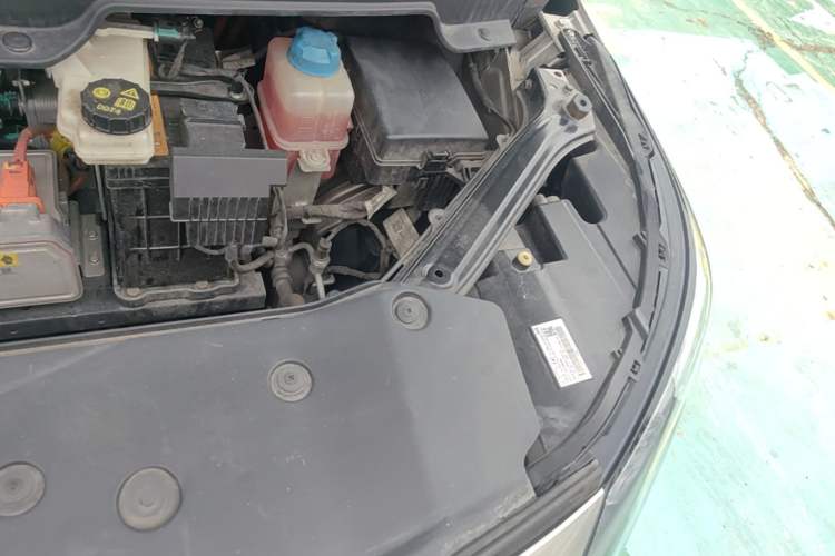 Used AION Y 2022 Plus 70 Smart Edition Engine Bay Left