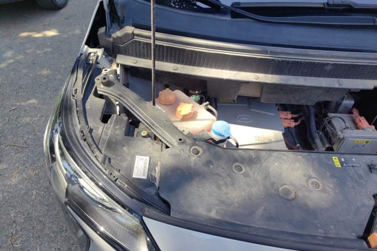 Used AION Y 2022 Plus 70 Smart Edition Engine Bay Right
