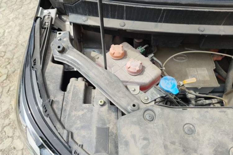 Used AION Y 2022 Plus 70 Smart Edition Engine Bay Right
