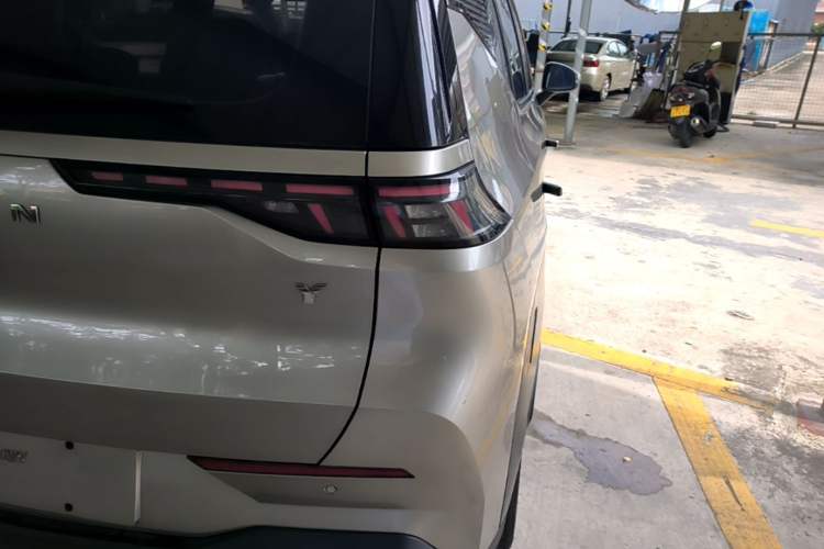 Used AION Y 2022 70 Tech Edition Lithium Iron Phosphate Exterior 3