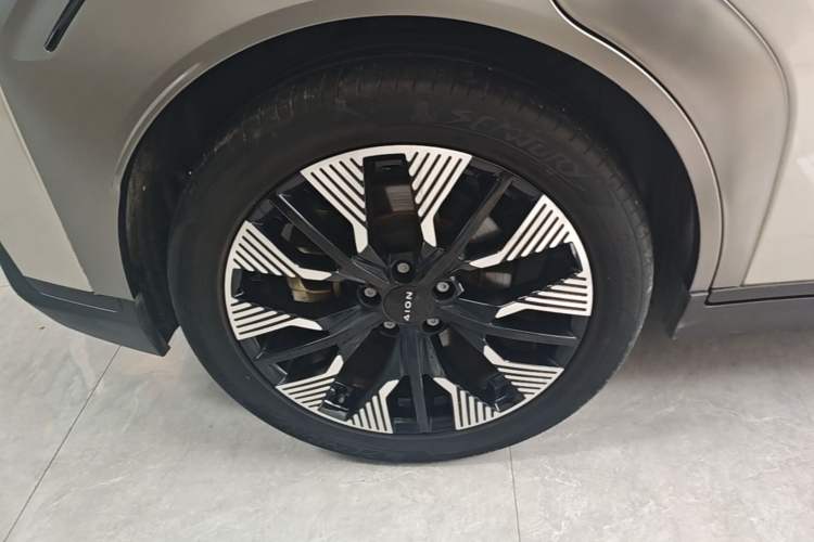 Used AION Y 2022 70 Tech Edition Lithium Iron Phosphate Exterior 5