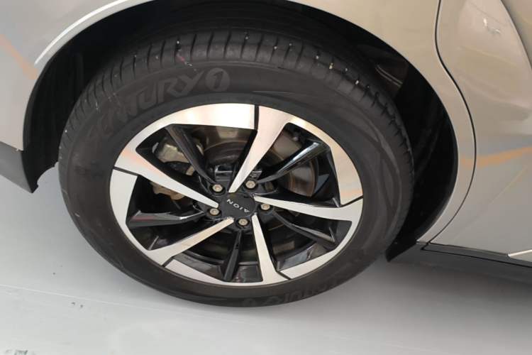 Used AION Y 2022 Plus 80 Smart Edition Exterior 5