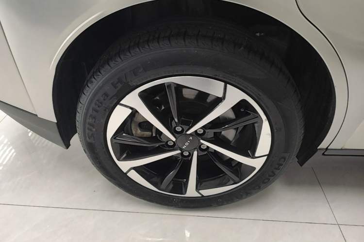 Used AION Y 2022 Plus 70 Smart Edition Exterior 5
