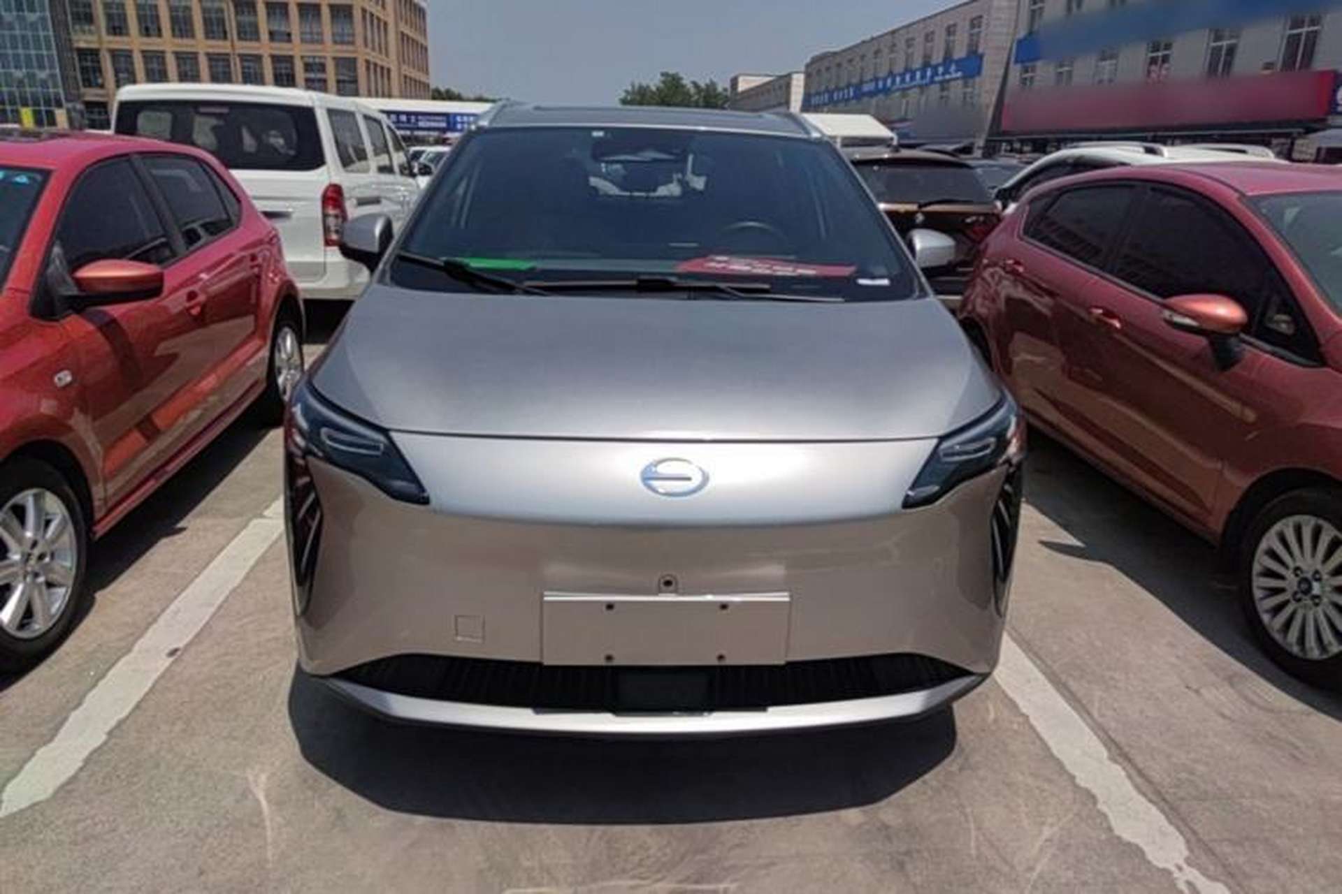 Used AION Y 2022 Plus 70 Tech Edition Front
