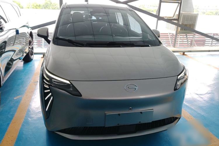 Used AION Y 2022 Plus 70 Tech Edition Front