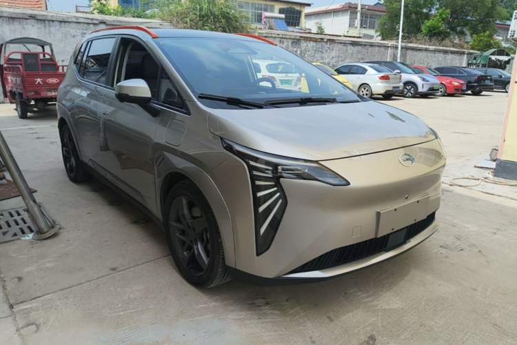 Used AION Y 2022 Plus 70 Tech Edition Front Right 45 Deg