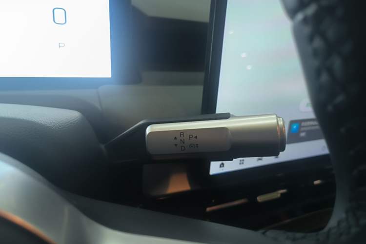 Used AION Y 2022 Plus 80 Enjoy Edition Gear Lever