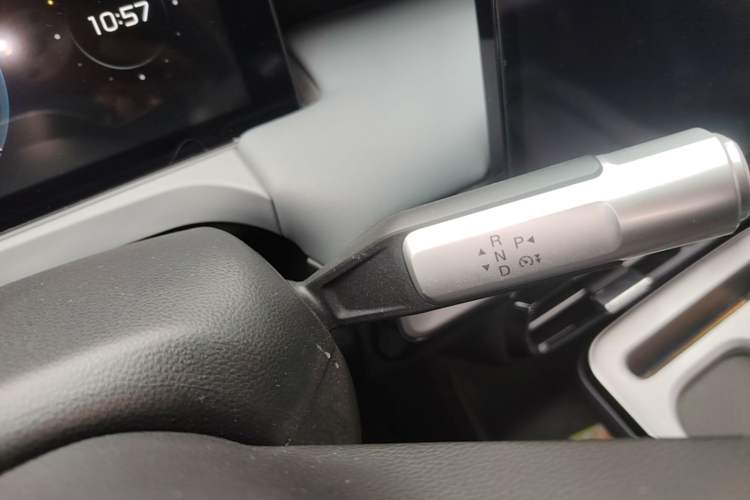 Used AION Y 2022 Plus 70 Enjoy Edition Gear Lever