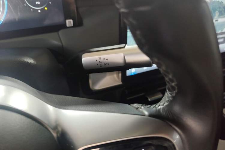 Used AION Y 2022 Plus 70 Enjoy Edition Gear Lever