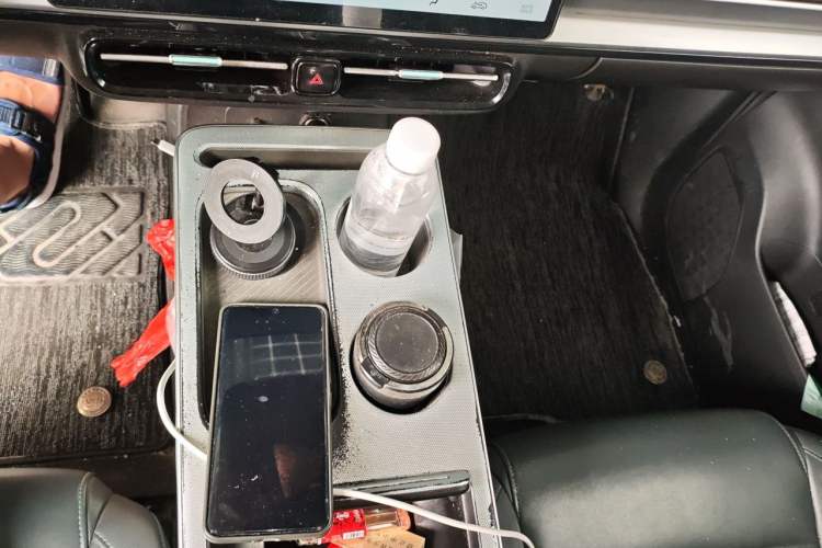 Used AION Y 2022 Plus 70 Smart Edition Gear Lever