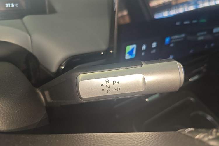 Used AION Y 2022 Plus 70 Enjoy Edition Gear Lever