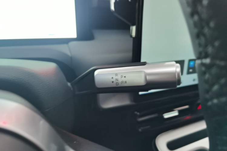Used AION Y 2022 Plus 80 Smart Edition Gear Lever