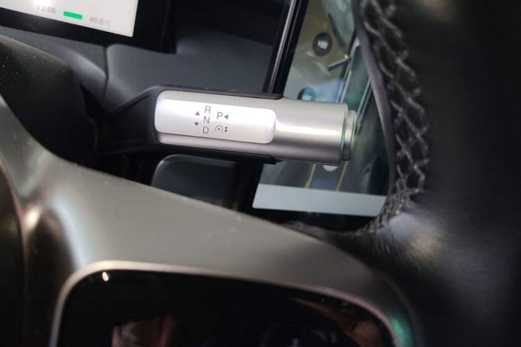Used AION Y 2022 Plus 70 Tech Edition Gear Lever