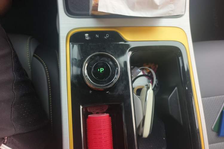 Used AION Y 2022 70 Intelligent Driving Version Lithium Iron Phosphate Gear Lever