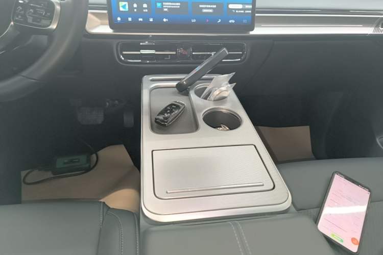 Used AION Y 2022 Plus 70 Smart Edition Gear Lever