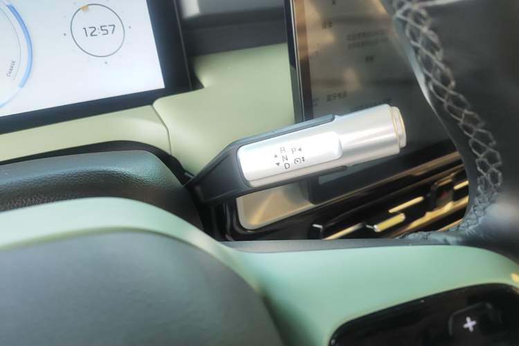 Used AION Y 2022 Plus 70 Smart Edition Gear Lever