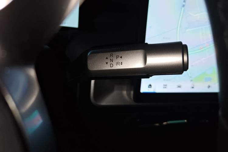 Used AION Y 2022 Plus 80 Enjoy Edition Gear Lever