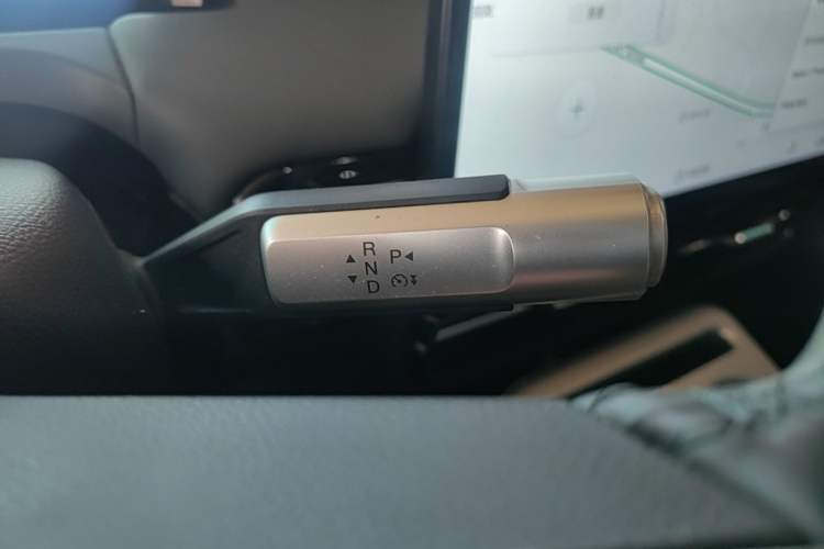 Used AION Y 2022 Plus 70 Smart Edition Gear Lever