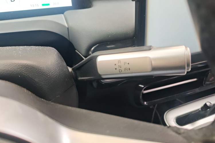 Used AION Y 2022 Plus 70 Enjoy Edition Gear Lever