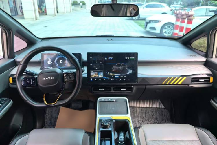 Used AION Y 2022 70 Intelligent Edition Lithium Iron Phosphate Interior 1