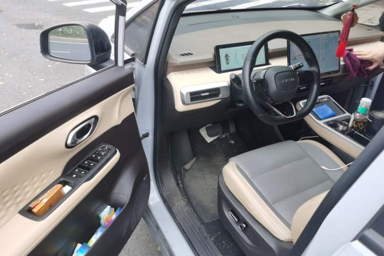 Used AION Y 2022 70 Intelligent Edition Lithium Iron Phosphate Interior 3
